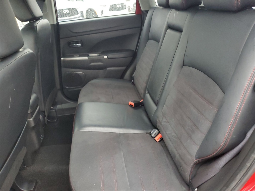 Vehicle image 10 of 31