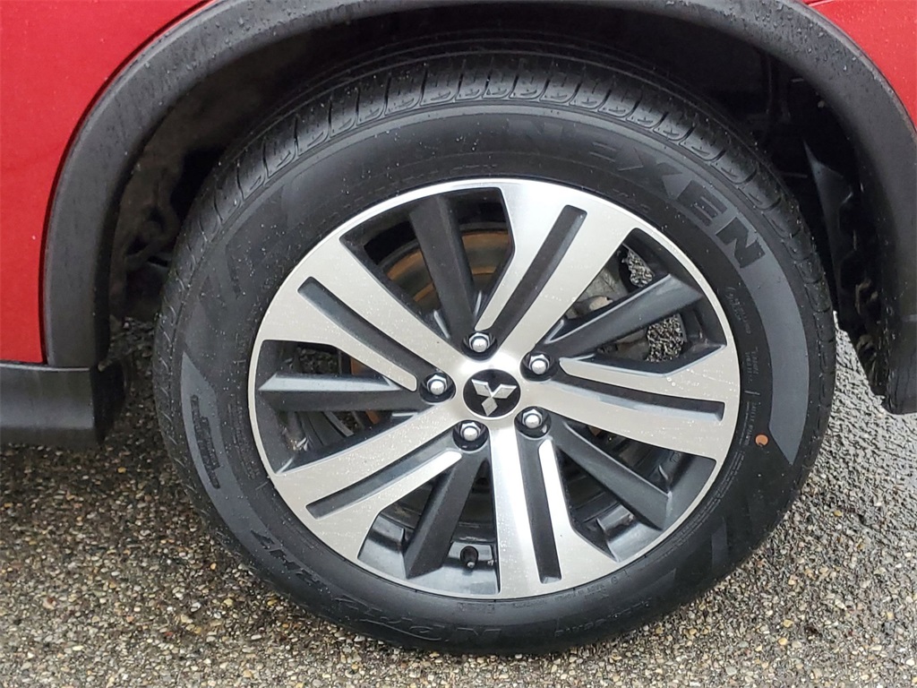 Vehicle image 8 of 31
