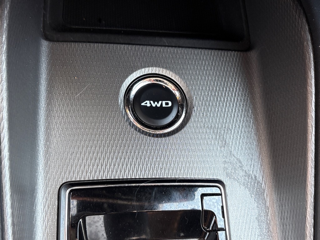 Vehicle image 22 of 24