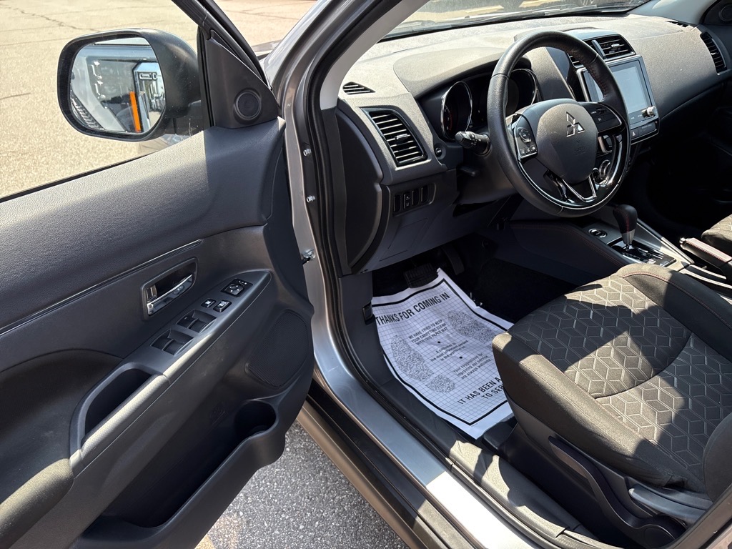 Vehicle image 15 of 24