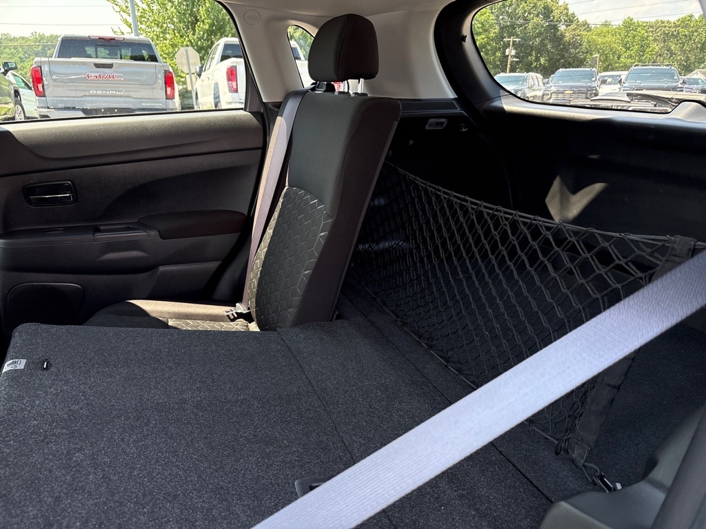 Vehicle image 13 of 24