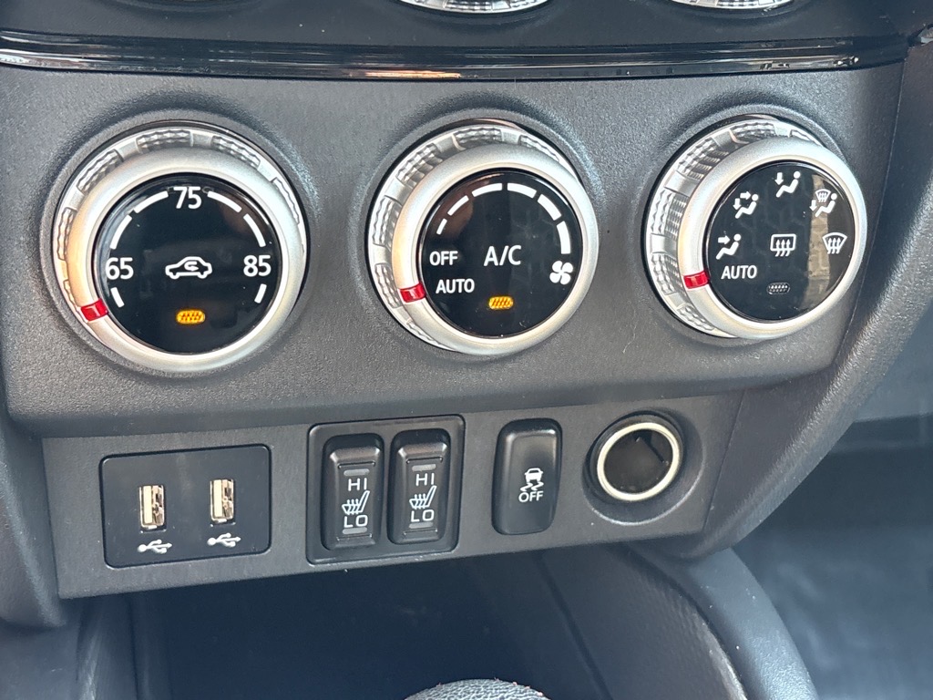 Vehicle image 21 of 24