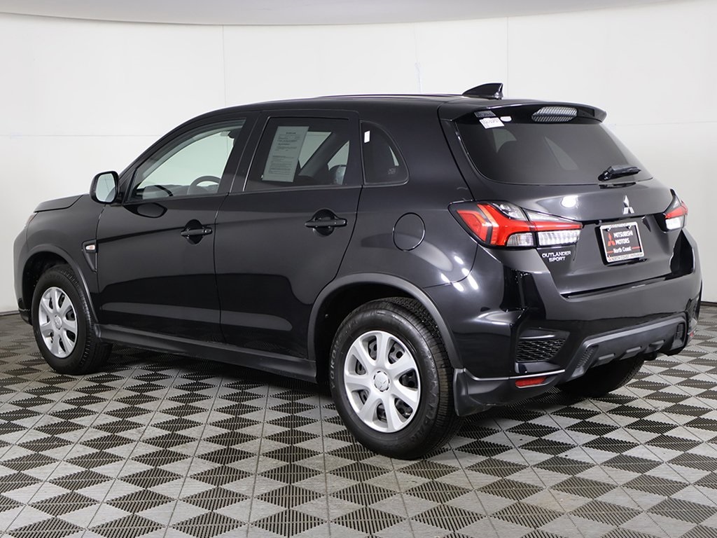 Vehicle image 9 of 49