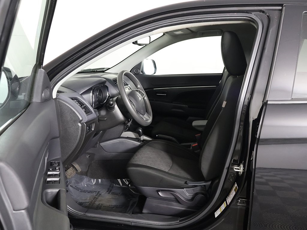 Vehicle image 26 of 49