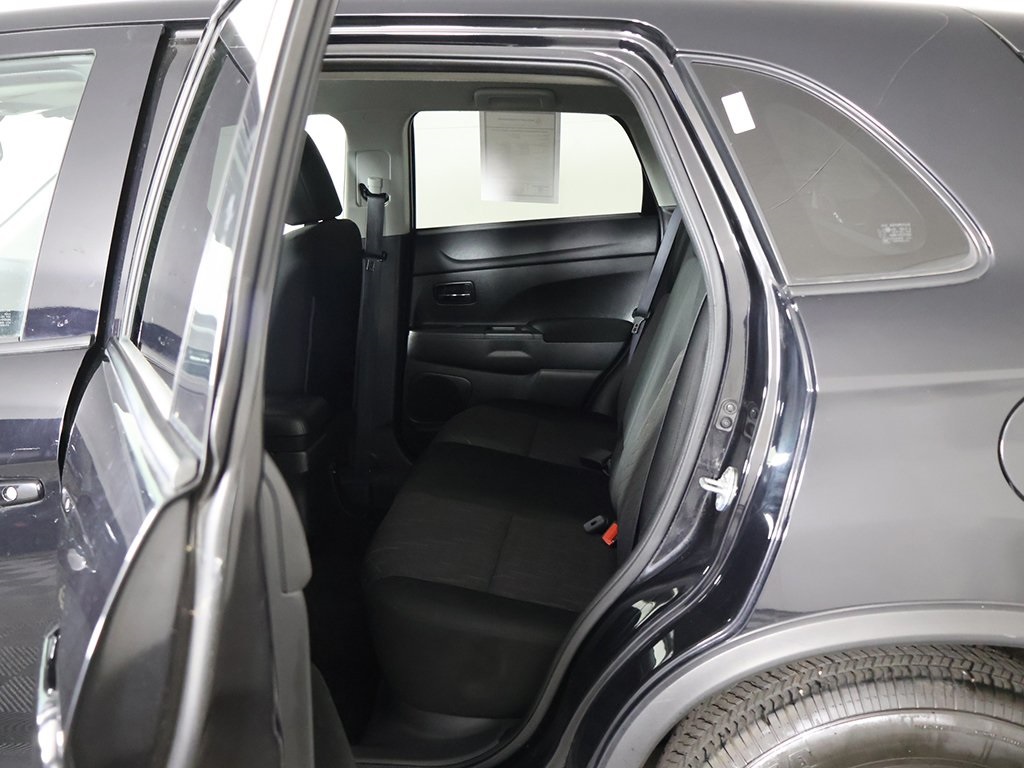 Vehicle image 28 of 49