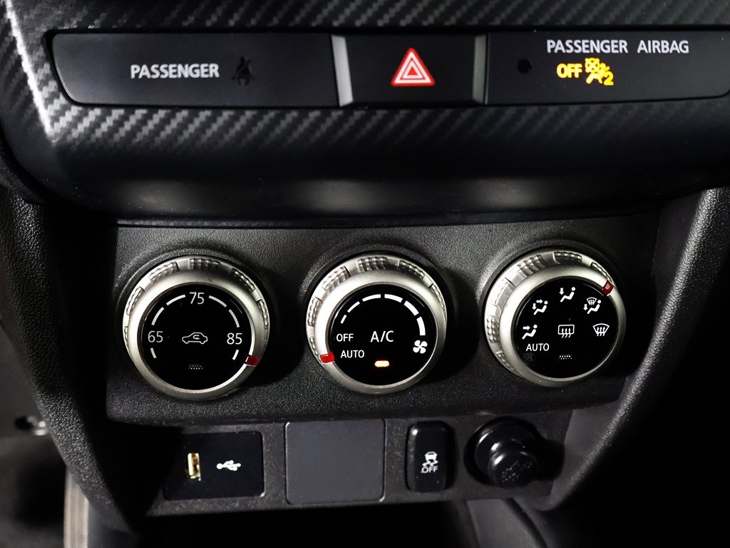 Vehicle image 40 of 49