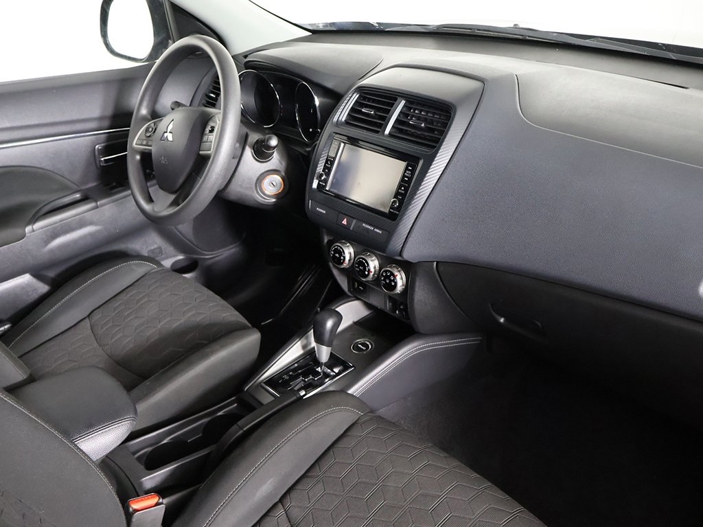 Vehicle image 25 of 49