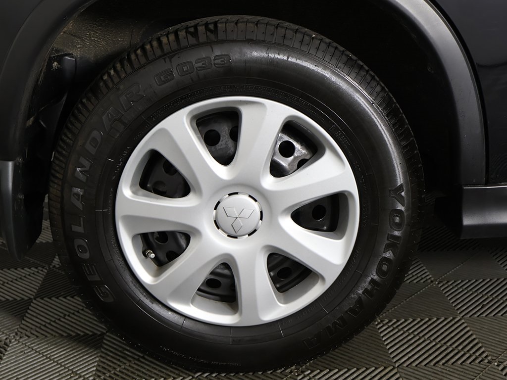Vehicle image 19 of 49
