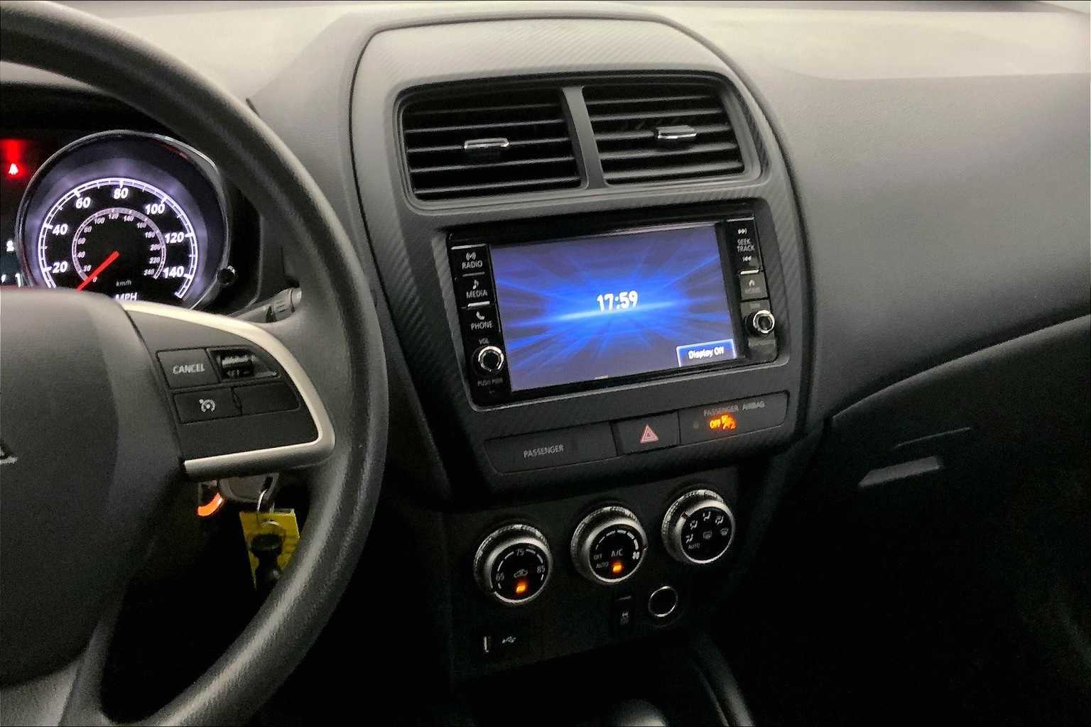 Vehicle image 18 of 33