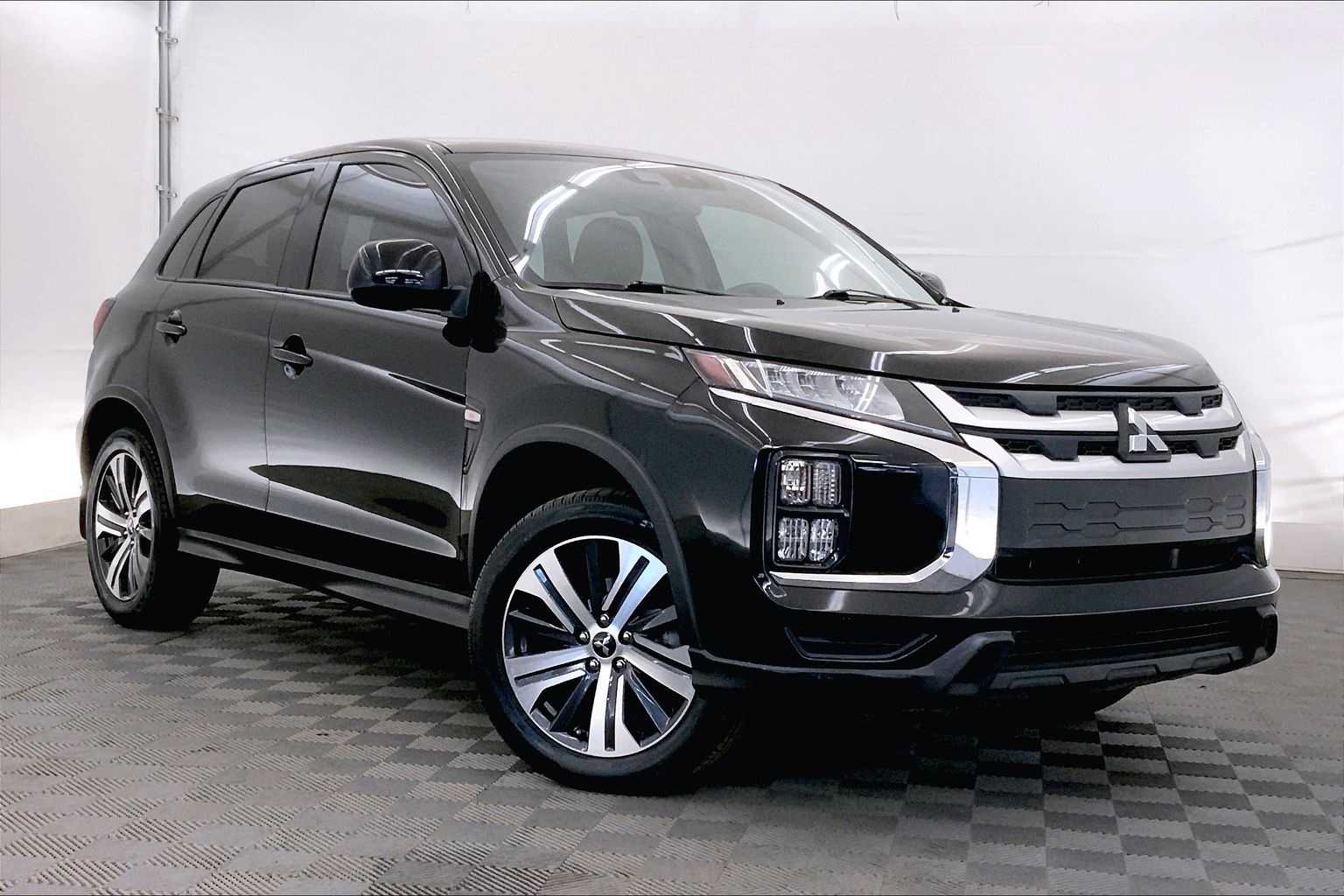Vehicle image 4 of 33