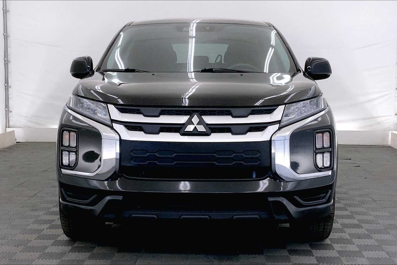 Vehicle image 3 of 33