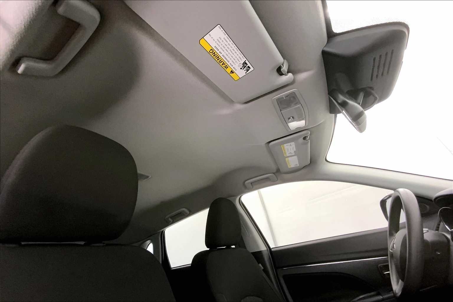 Vehicle image 31 of 33