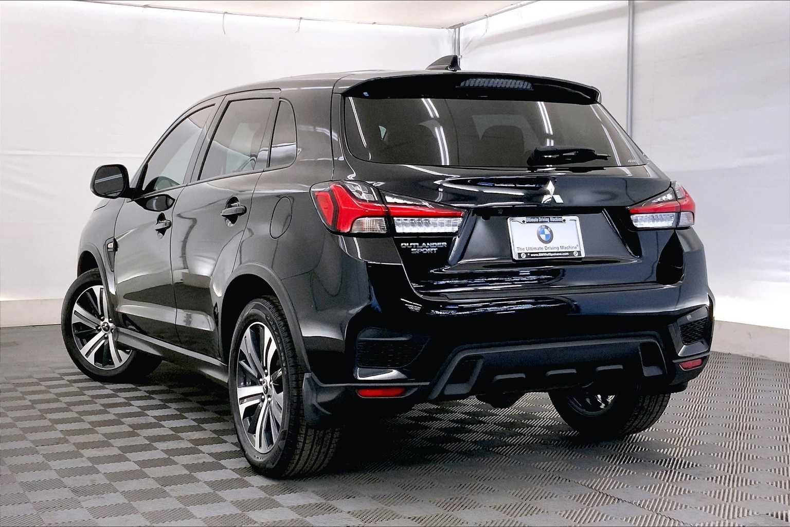 Vehicle image 7 of 33