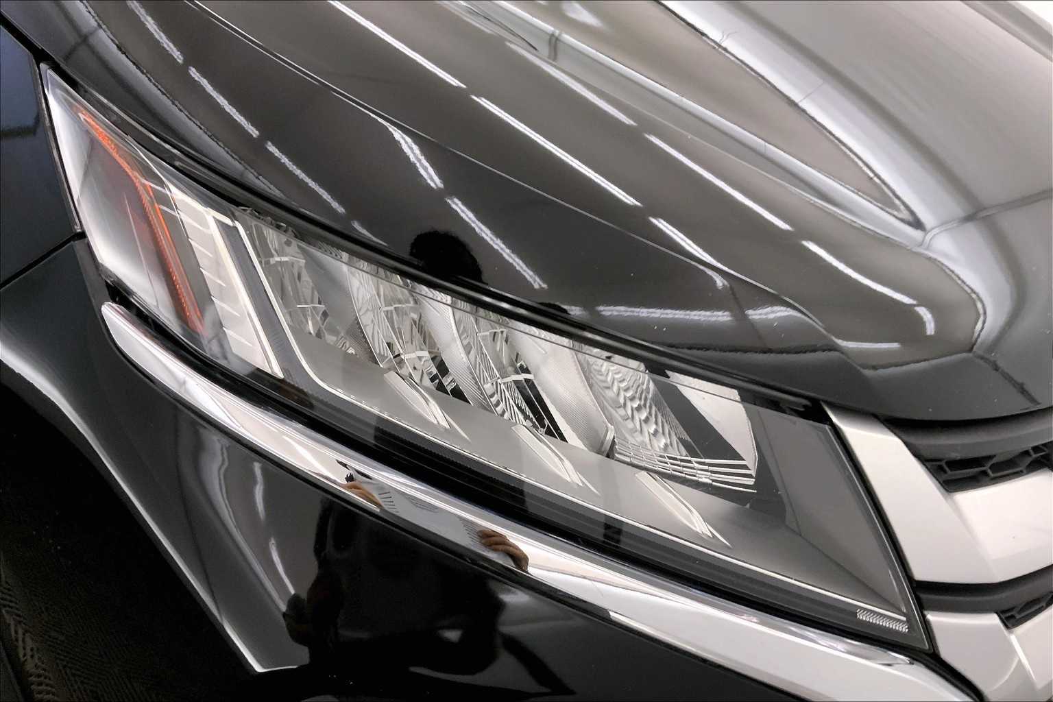 Vehicle image 32 of 33