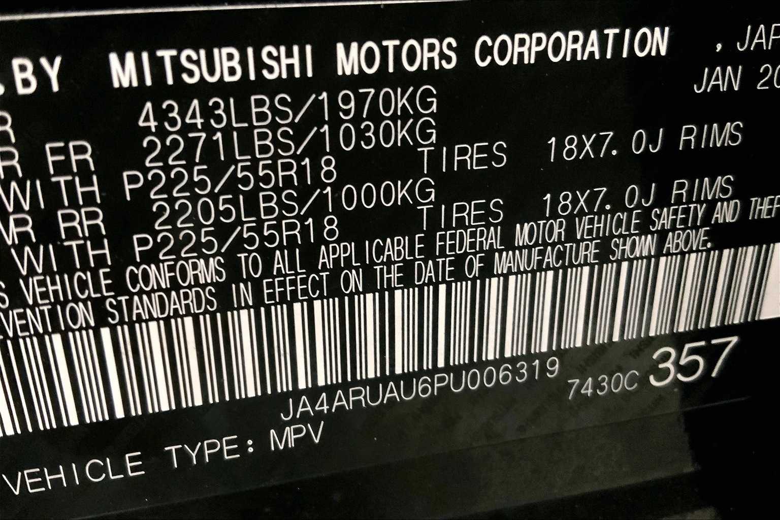 Vehicle image 23 of 33