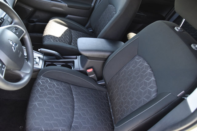 Vehicle image 14 of 35