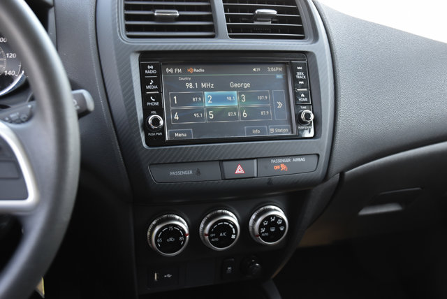 Vehicle image 18 of 35