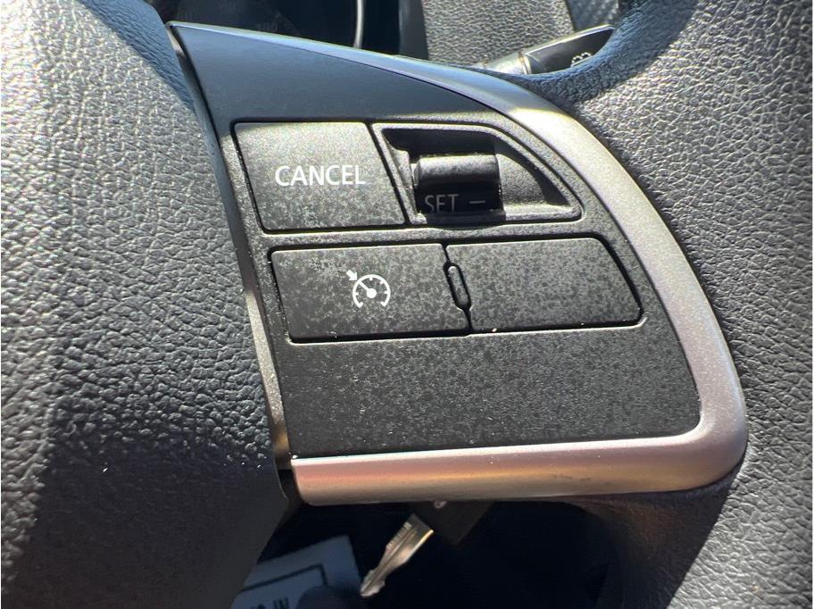 Vehicle image 13 of 22