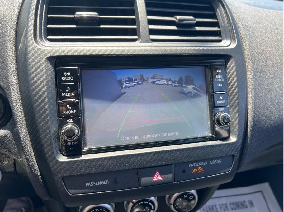 Vehicle image 16 of 22