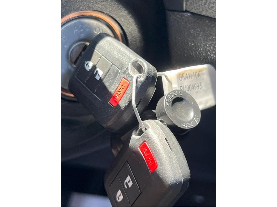 Vehicle image 15 of 22