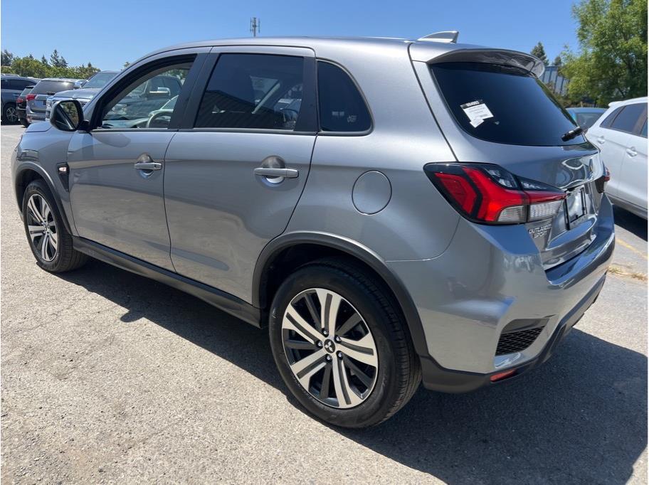 Vehicle image 7 of 22