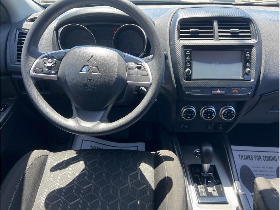 Vehicle image 21 of 22