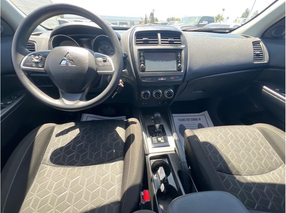 Vehicle image 20 of 22