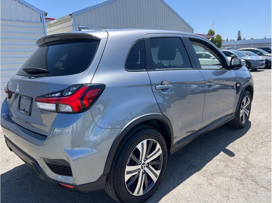 Vehicle image 4 of 22