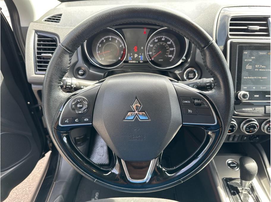 Vehicle image 15 of 25