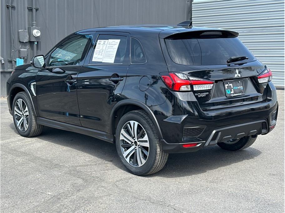 Vehicle image 8 of 25