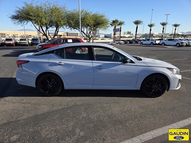 2023 Nissan Altima 2.5 SR Image 4 of 25