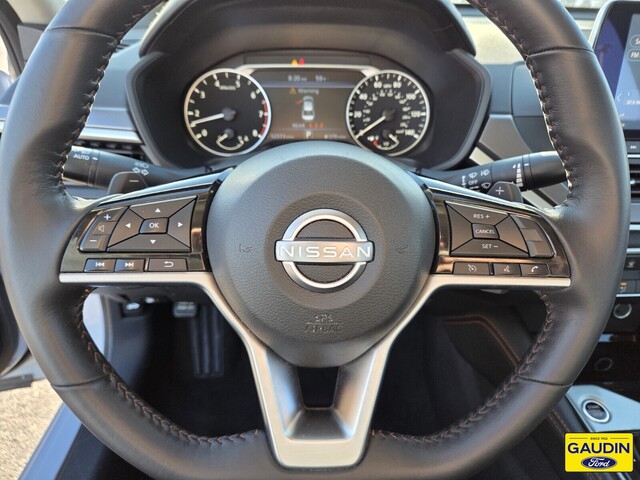 2023 Nissan Altima 2.5 SR Image 16 of 25