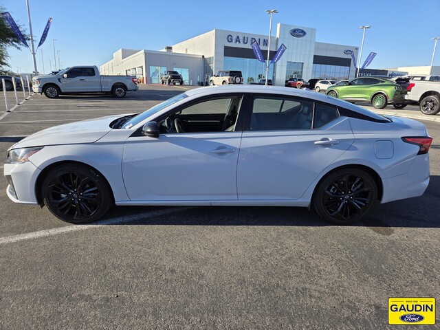 2023 Nissan Altima 2.5 SR Image 8 of 25