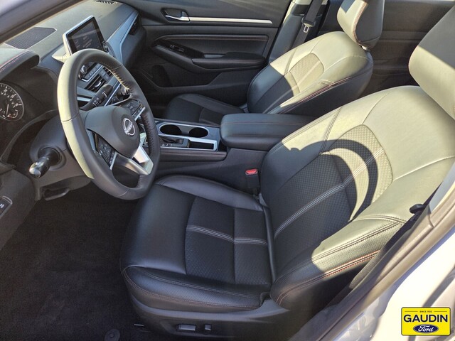 2023 Nissan Altima 2.5 SR Image 14 of 25