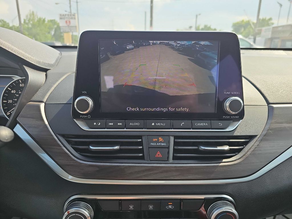 Vehicle image 20 of 36