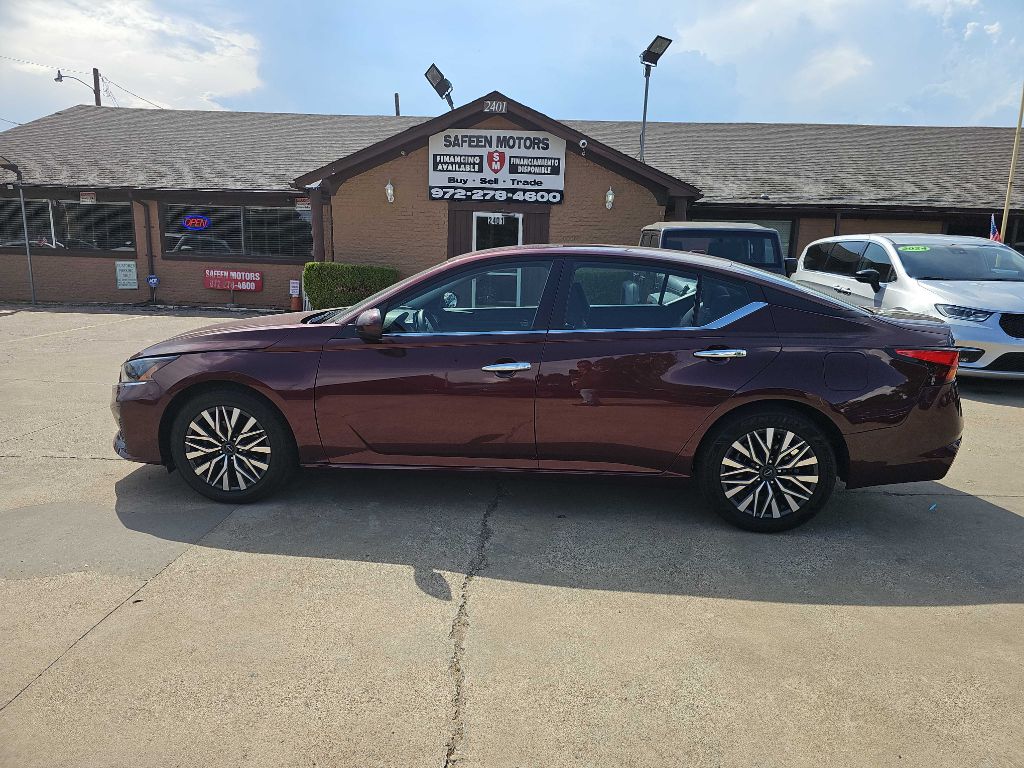Vehicle image 8 of 36