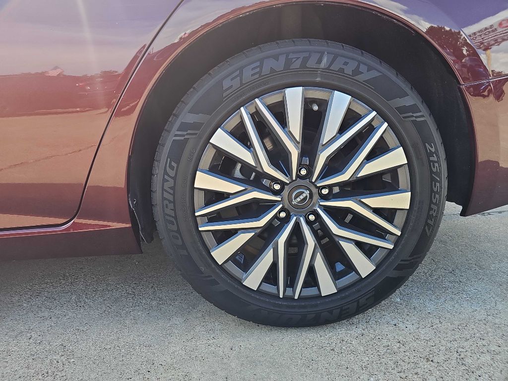 Vehicle image 10 of 36