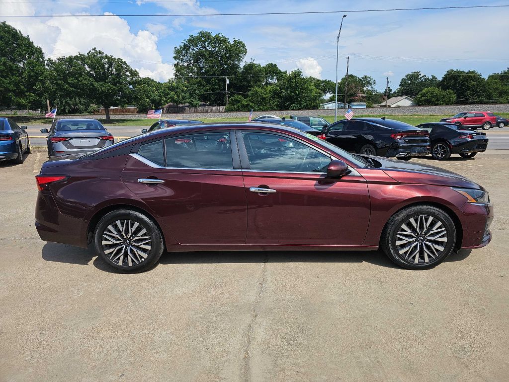 Vehicle image 4 of 36