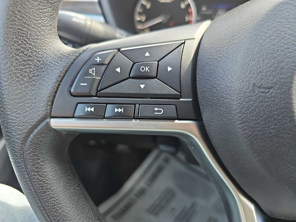 Vehicle image 32 of 36