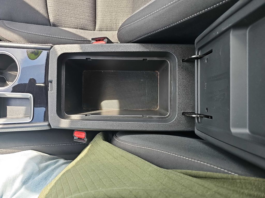 Vehicle image 28 of 36