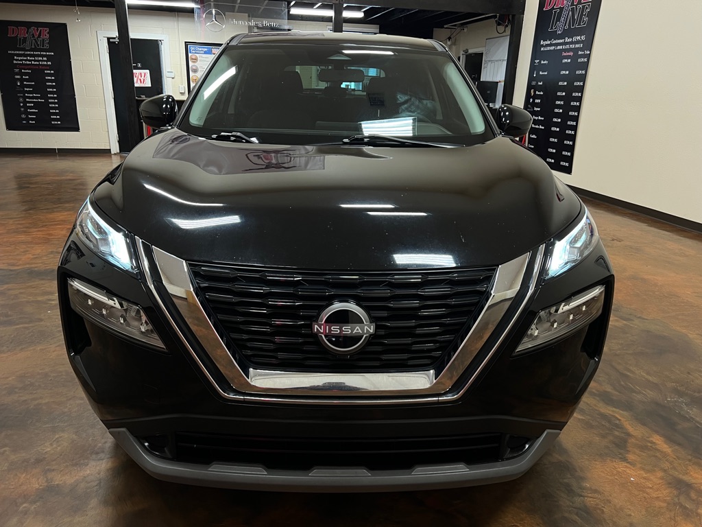 2023 Nissan Rogue SV Image 3 of 47