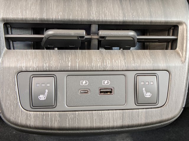 Vehicle image 16 of 31