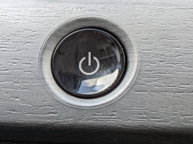 Vehicle image 28 of 31