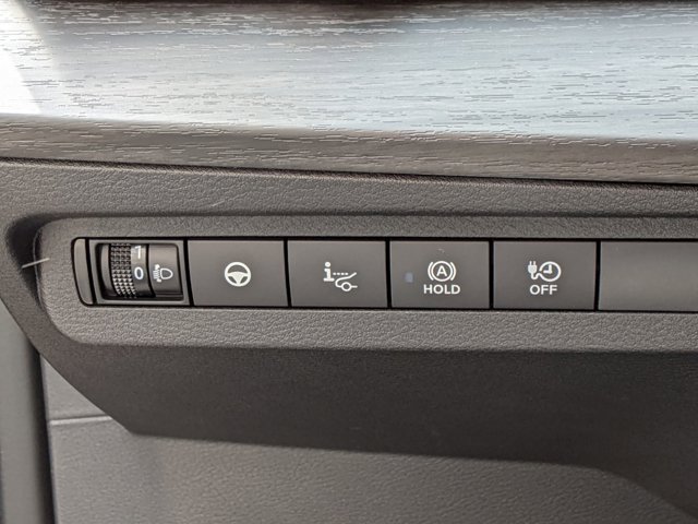 Vehicle image 22 of 31