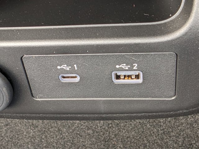 Vehicle image 26 of 31