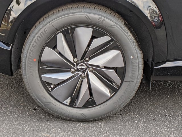 Vehicle image 10 of 31