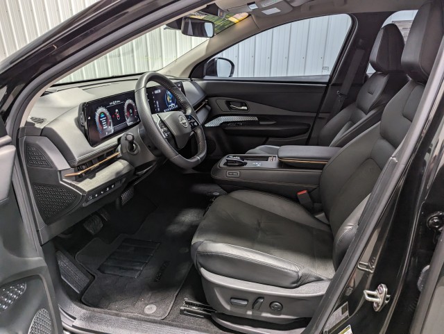 Vehicle image 13 of 26