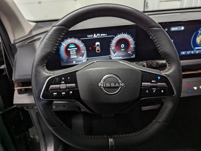 Vehicle image 17 of 26