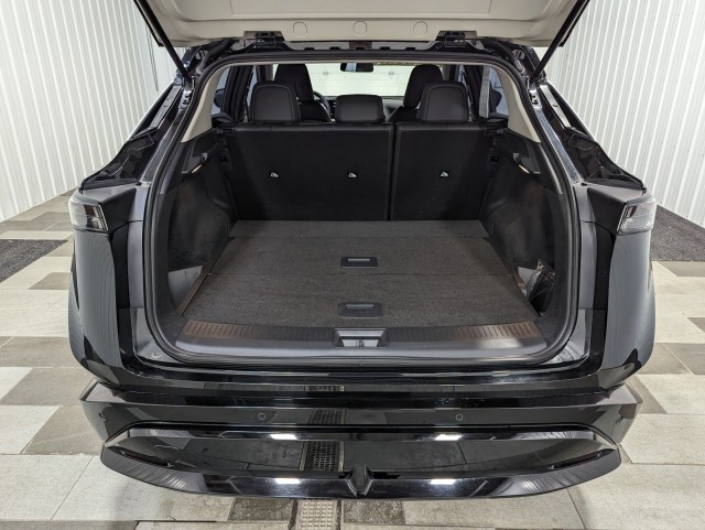 Vehicle image 21 of 26