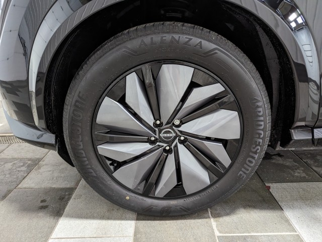 Vehicle image 7 of 26